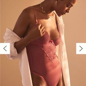 Hanky Panky Stappy Lace Underwire Teddy XS NWT Raspberry